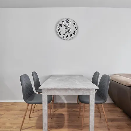 Apartament Private 1-bd With Balcony In By Flat Mаnаger *