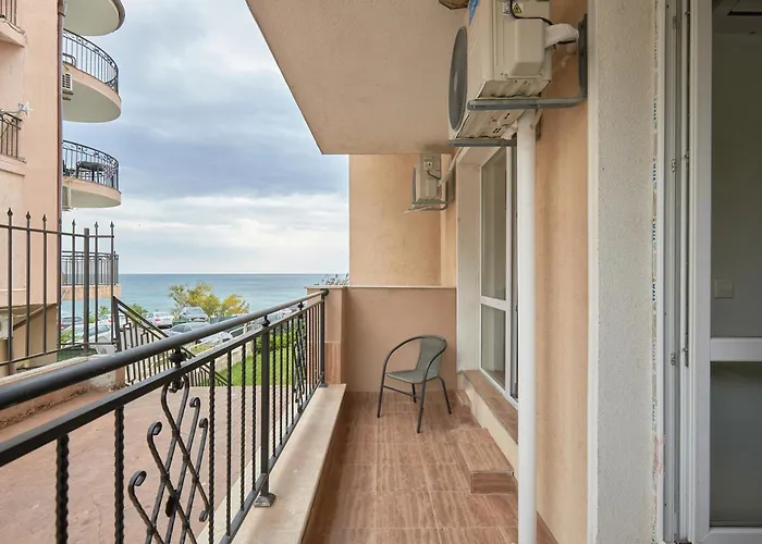 Private 1-bd With Balcony In By Flat Mаnаger Appartamento *