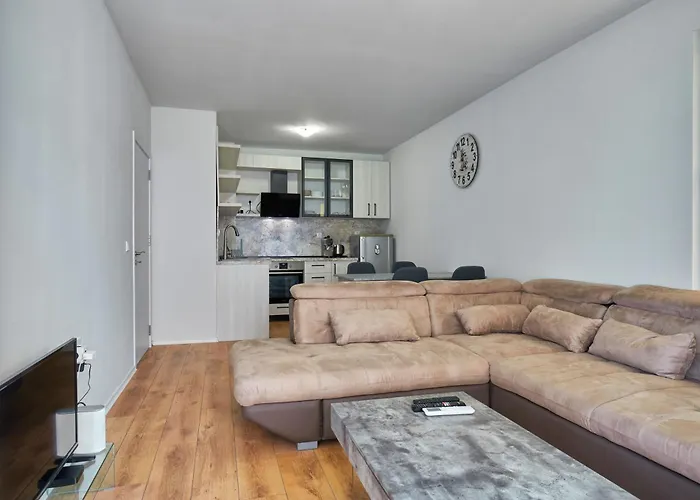 Private 1-bd With Balcony In By Flat Mаnаger Appartamento *