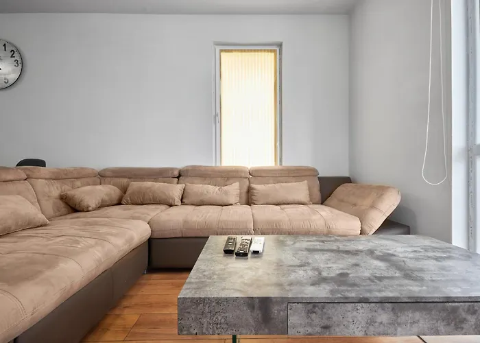 Private 1-bd With Balcony In By Flat Mаnаger Apartament